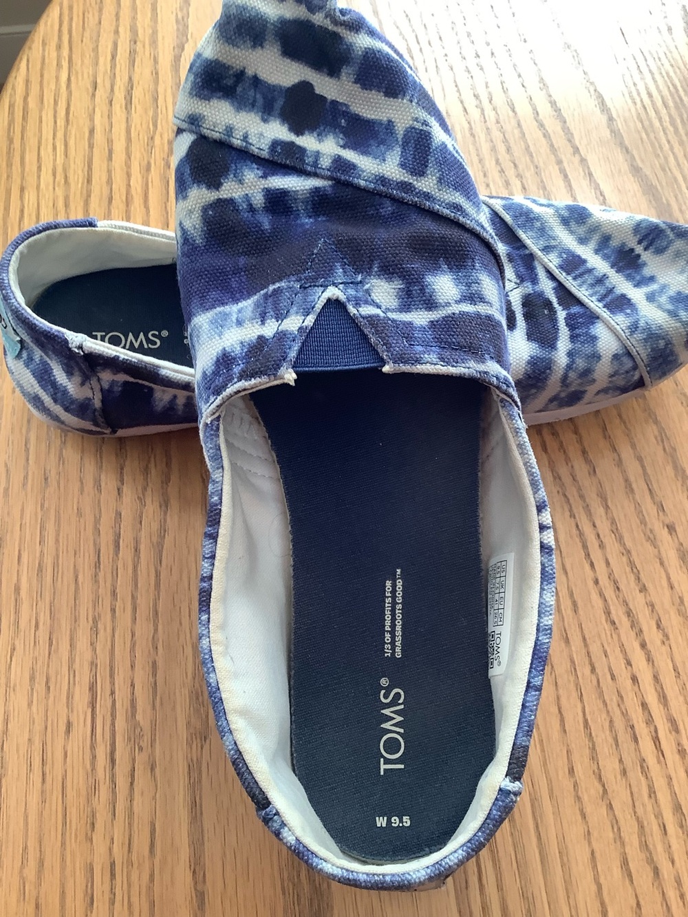 Women’s Tie Dye Toms